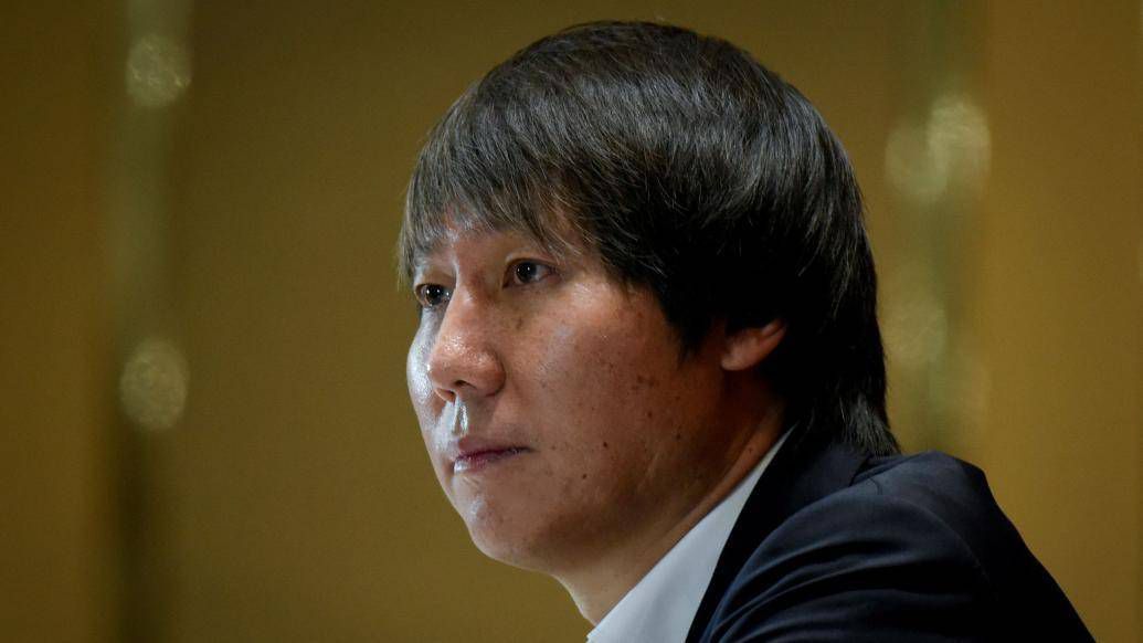 他后来明白自己为何变得和教会格格不入:就思考层面来说，这和资本主义及郁闷有关联。